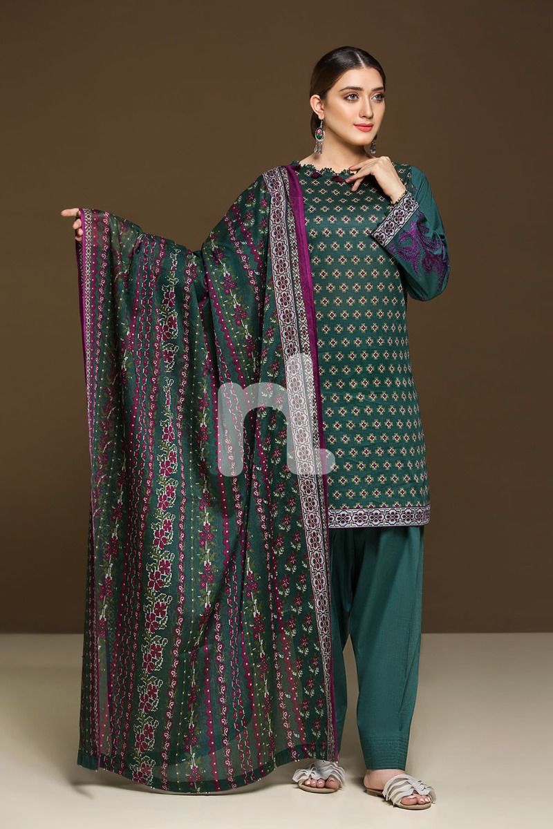 41906087-Lawn & Voil – Green Printed Embroidered 3PC